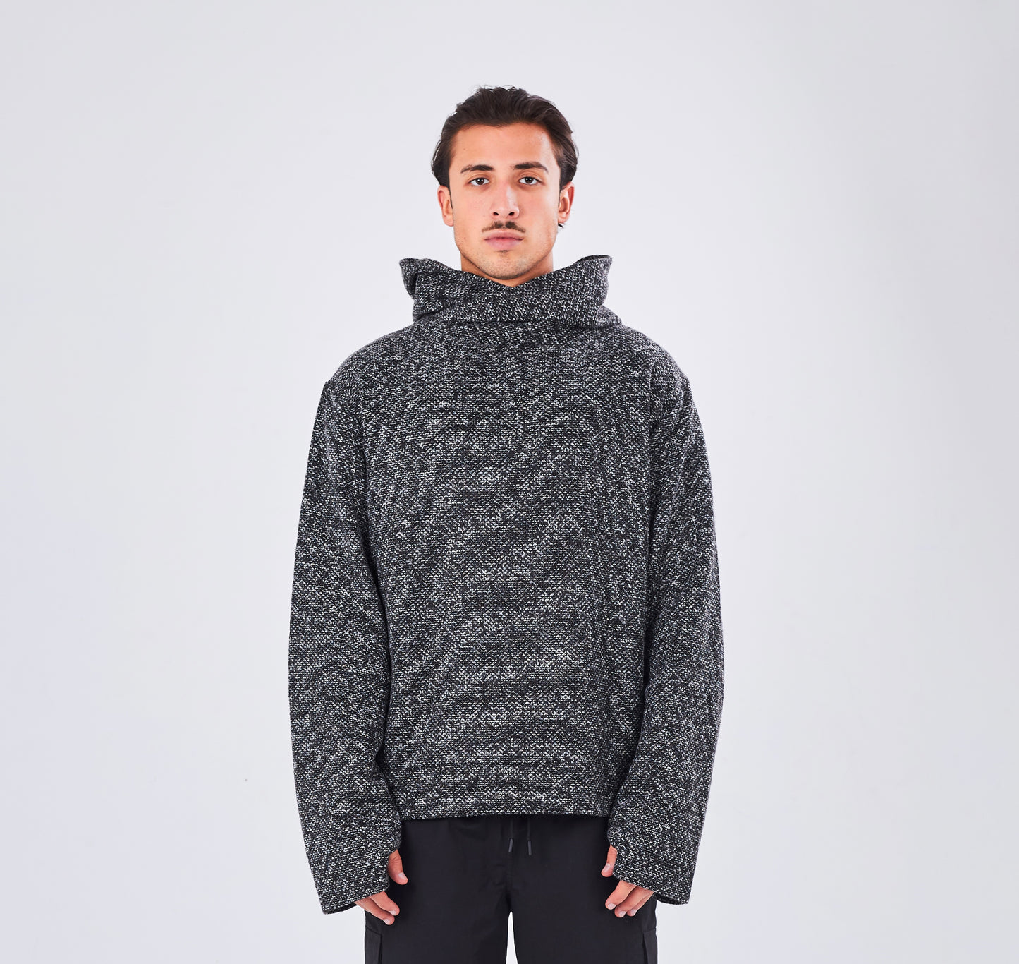 BACK KNITTED HOODIE